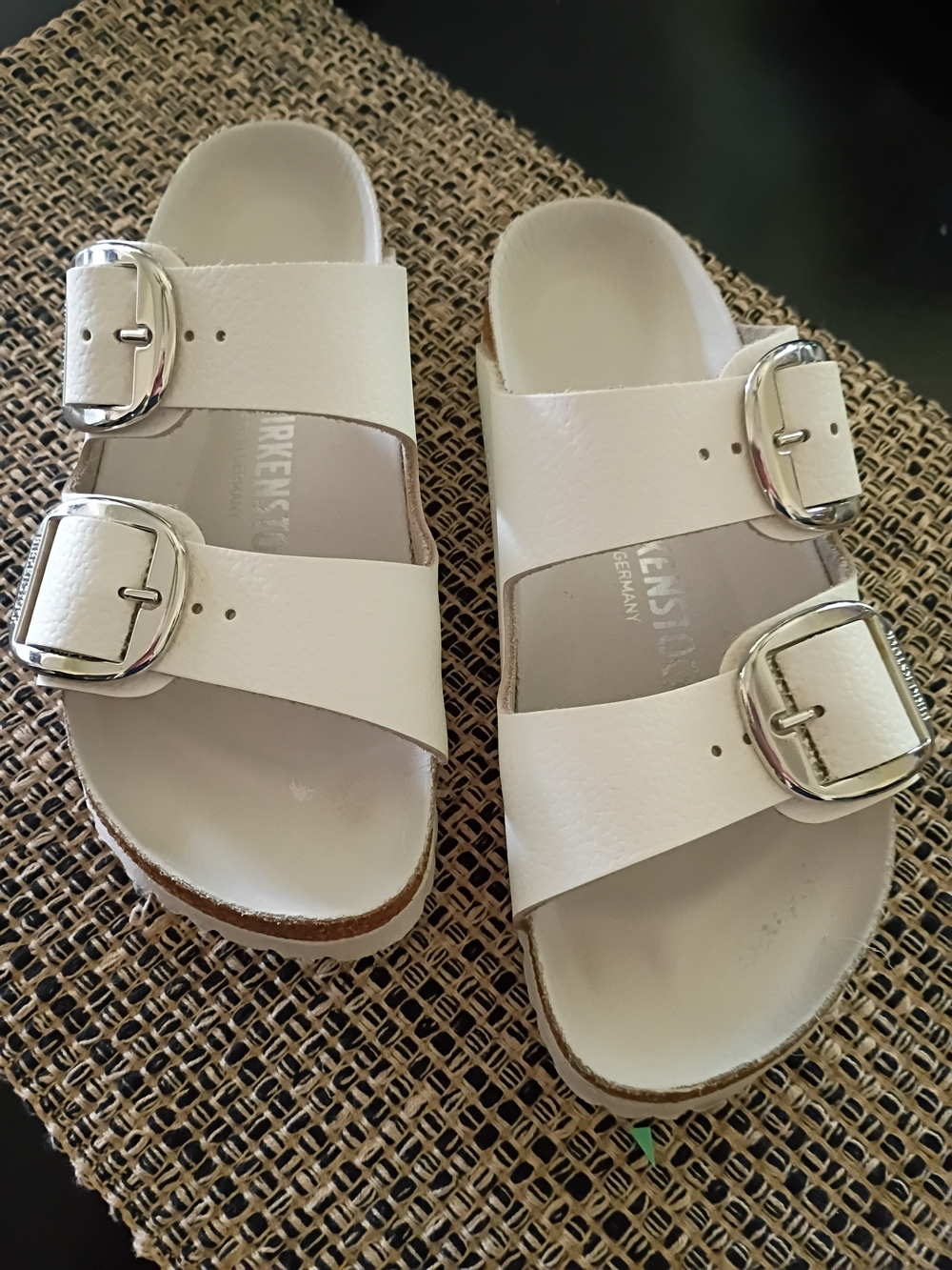 BIRKENSTOCK Arizona BIG BUCKLE White Leather Slide Sandals